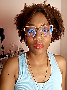 thaimy  online show from March 24, 2026, 2:55 am