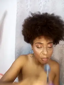 thaimy  online show from October 16, 2025, 11:35 pm