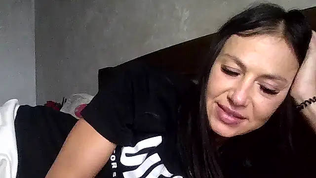 JulianaGold1 online show from September 30, 2025, 4:35 pm