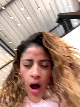 alana15 online show from October 28, 2025, 9:36 pm