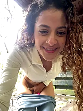 alana15 online show from November 29, 2025, 3:23 pm