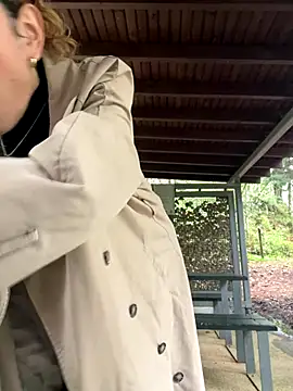 alana15 online show from September 18, 2025, 3:04 pm