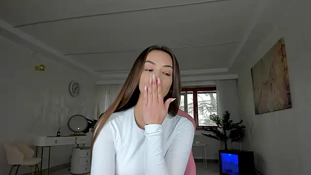 TiffanyHouston  online show from February 7, 2025, 6:56 am