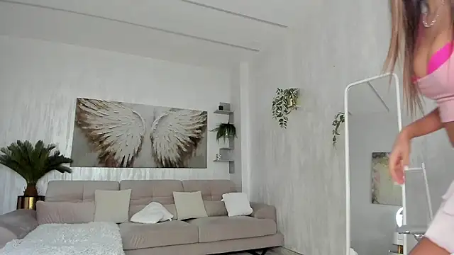 Snapshot of TiffanyHouston_ chatting on February 7, 2026, 7:27 am TiffanyHouston online show from February 7, 2026, 7:27 am