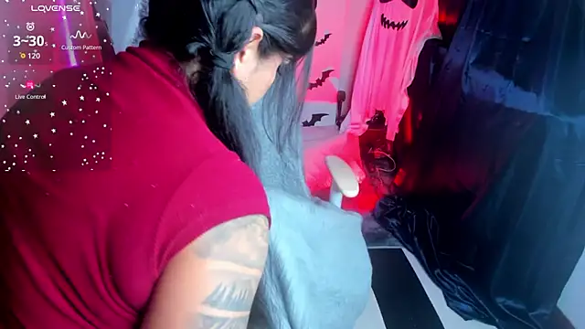 jenndy lockhart online show from October 5, 2025, 12:12 am