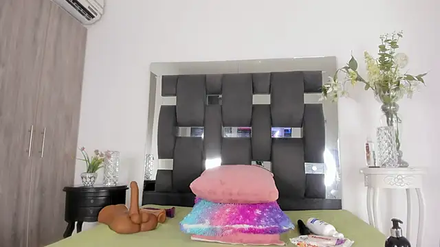 tanyyaa online show from March 1, 2025, 11:15 pm