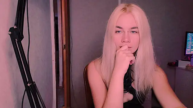 xxxcharismaaa online show from September 30, 2025, 6:03 pm