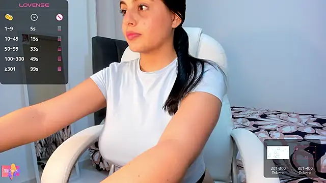 Karina 18  online show from January 21, 2025, 2:33 am