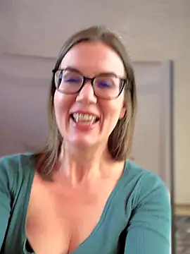 MaiseKnox online show from October 24, 2025, 10:53 pm