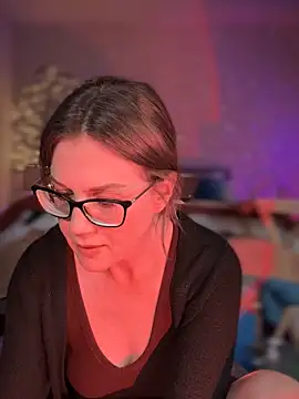 MaiseKnox online show from March 6, 2025, 10:36 pm