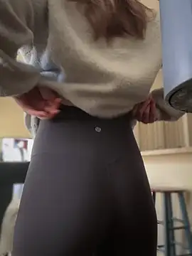 MaiseKnox online show from February 25, 2025, 8:21 pm