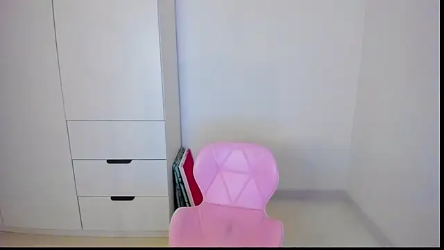 MiaStripDance online show from February 7, 2025, 5:18 pm