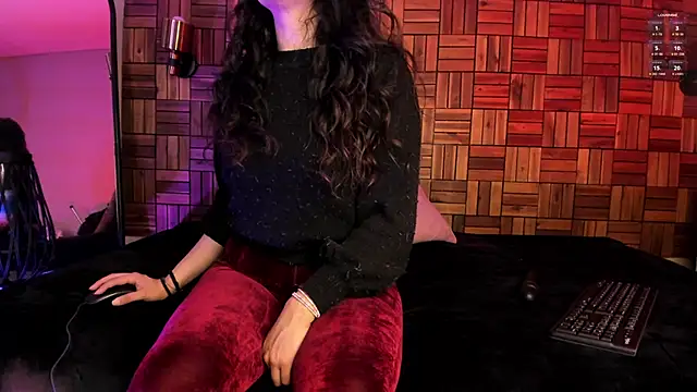 veronicafalcon online show from December 23, 2024, 5:54 pm