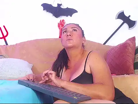 Sunshinee- online show from October 3, 2025, 2:59 am