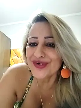 Snapshot of vivifernades chatting on December 21, 2024, 4:03 pm vivifernades online show from December 21, 2024, 4:03 pm