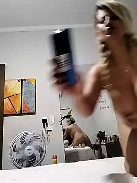 Snapshot of vivifernades chatting on February 14, 2025, 1:51 pm vivifernades online show from February 14, 2025, 1:51 pm