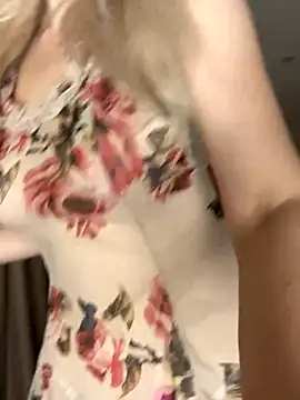 Snapshot of AnikaBest chatting on October 22, 2025, 2:44 am AnikaBest online show from October 22, 2025, 2:44 am