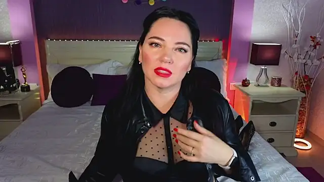 Snapshot of HotMilfMargo chatting on November 24, 2025, 9:53 am HotMilfMargo online show from November 24, 2025, 9:53 am