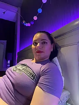 Snapshot of HotMilfMargo chatting on February 17, 2025, 7:55 pm HotMilfMargo online show from February 17, 2025, 7:55 pm