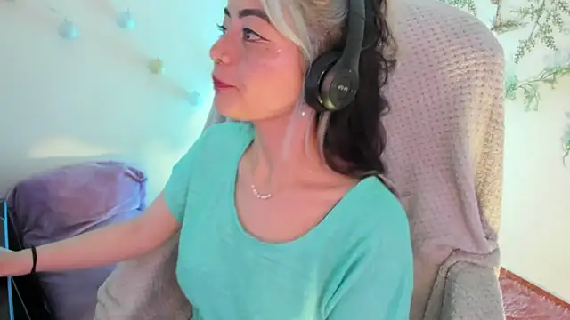 Snapshot of Sammysammy_ chatting on March 16, 2025, 12:01 am Sammysammy online show from March 16, 2025, 12:01 am