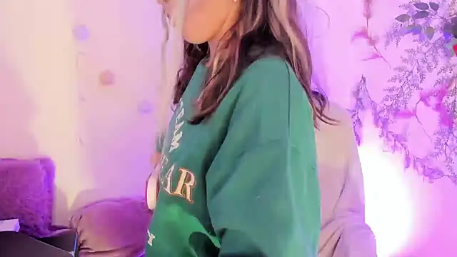 Snapshot of Sammysammy_ chatting on March 18, 2025, 5:34 am Sammysammy online show from March 18, 2025, 5:34 am