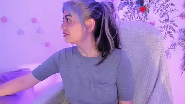 Snapshot of Sammysammy_ chatting on March 3, 2025, 4:00 am Sammysammy online show from March 3, 2025, 4:00 am