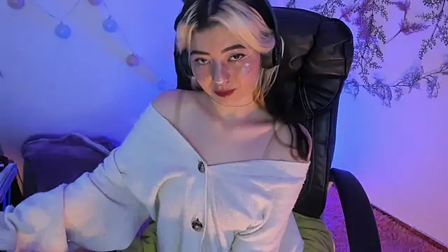 Snapshot of Sammysammy_ chatting on February 11, 2025, 3:08 am Sammysammy online show from February 11, 2025, 3:08 am