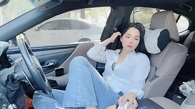 orla2021 online show from January 7, 2025, 3:14 am