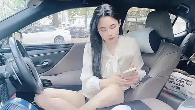 orla2021 online show from February 27, 2025, 4:24 am