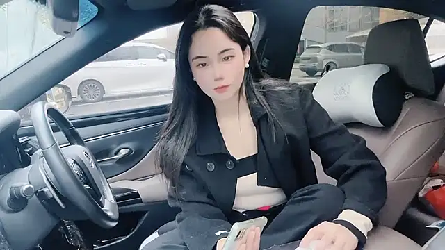 orla2021 online show from March 5, 2025, 6:12 am