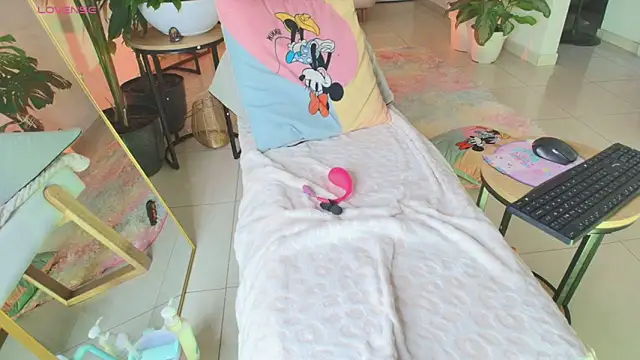 Snapshot of erotik_lady chatting on September 18, 2025, 4:37 am erotik lady online show from September 18, 2025, 4:37 am