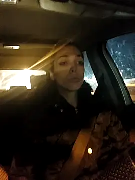 JoLeNe27 online show from April 3, 2026, 5:41 pm