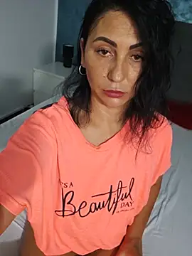 Snapshot of charrlote_love chatting on August 7, 2026, 2:34 pm charrlote love online show from August 7, 2026, 2:34 pm