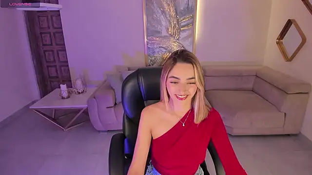 Snapshot of MelissaMoore_ chatting on February 24, 2026, 2:34 am MelissaMoore online show from February 24, 2026, 2:34 am