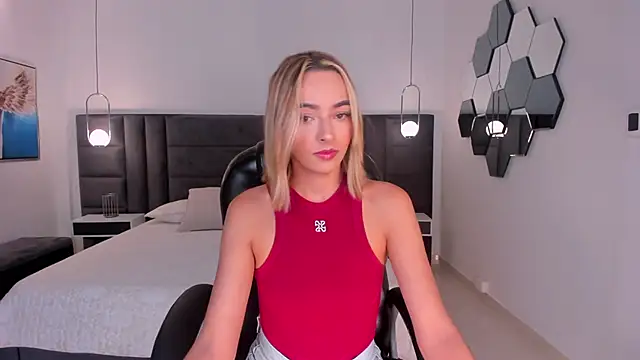 MelissaMoore  online show from May 28, 2026, 10:11 am