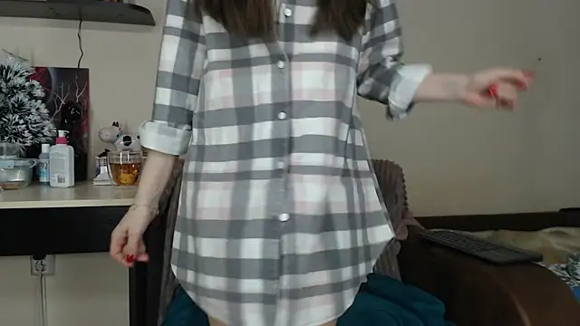 SugarTati online show from March 6, 2026, 7:42 pm