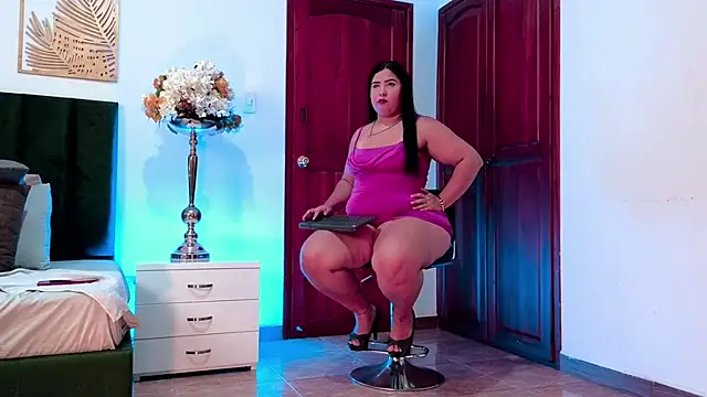 AGATHAA WHITE online show from September 23, 2025, 11:50 am