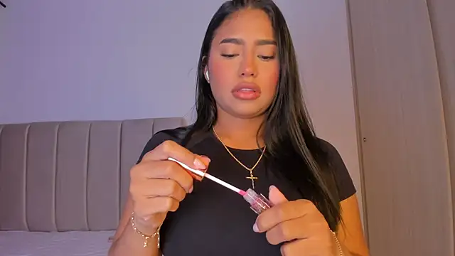 Snapshot of isa_bunny chatting on October 18, 2025, 6:04 am isa bunny online show from October 18, 2025, 6:04 am