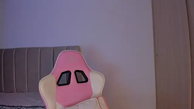 Snapshot of isa_bunny chatting on September 18, 2025, 5:43 am isa bunny online show from September 18, 2025, 5:43 am