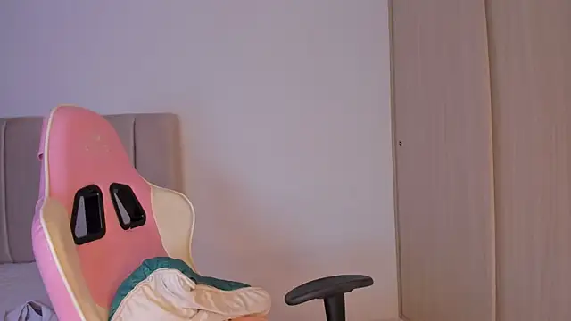 Snapshot of isa_bunny chatting on November 1, 2025, 3:02 am isa bunny online show from November 1, 2025, 3:02 am