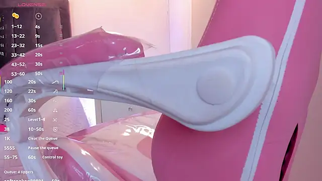 Snapshot of isa_bunny chatting on February 19, 2025, 6:33 am isa bunny online show from February 19, 2025, 6:33 am