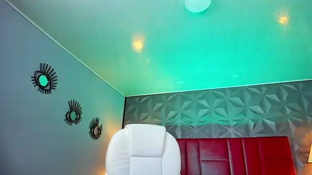 Sabrina Sabrock  online show from January 22, 2025, 8:07 am