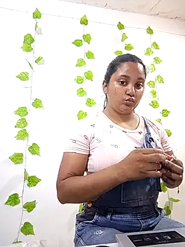 shayna all online show from September 24, 2025, 2:34 pm