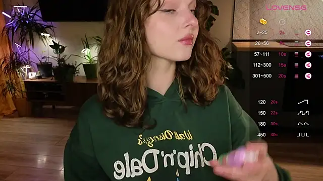 AliceKingsleigh online show from February 27, 2025, 6:42 pm