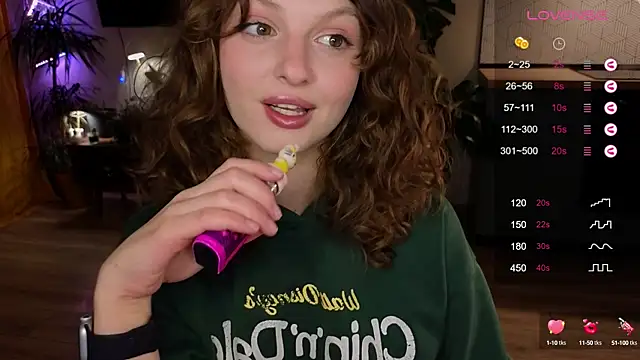 AliceKingsleigh online show from February 26, 2025, 3:43 pm