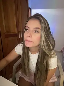 Miss valeriaa online show from March 20, 2025, 2:32 pm