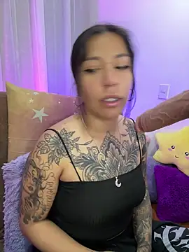 Snapshot of _antonella_dreamss chatting on April 18, 2026, 8:42 pm antonella dreamss online show from April 18, 2026, 8:42 pm