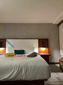 BlaizeyBBy online show from April 21, 2026, 7:48 am