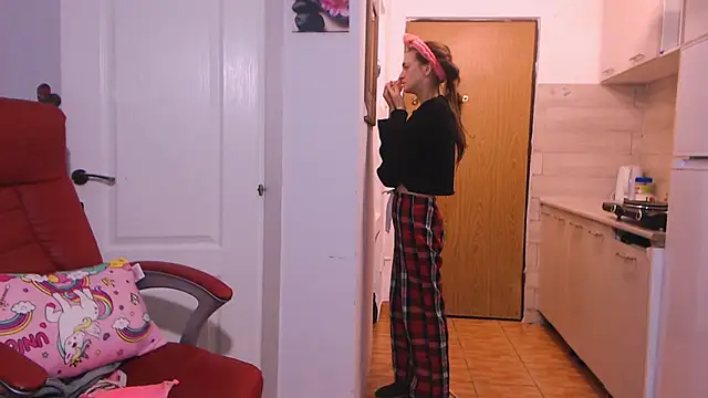 Snapshot of simyhvn chatting on January 17, 2026, 5:11 am simyhvn online show from January 17, 2026, 5:11 am