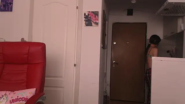 Snapshot of simyhvn chatting on February 18, 2026, 10:55 am simyhvn online show from February 18, 2026, 10:55 am